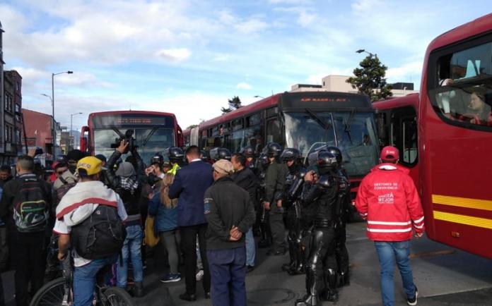 Fuertes protestas de los conductores de buses Transmilenio en Bogotá