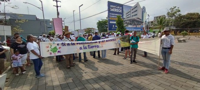 Reclamantes de tierra exigen celeridad al gobierno colombiano
