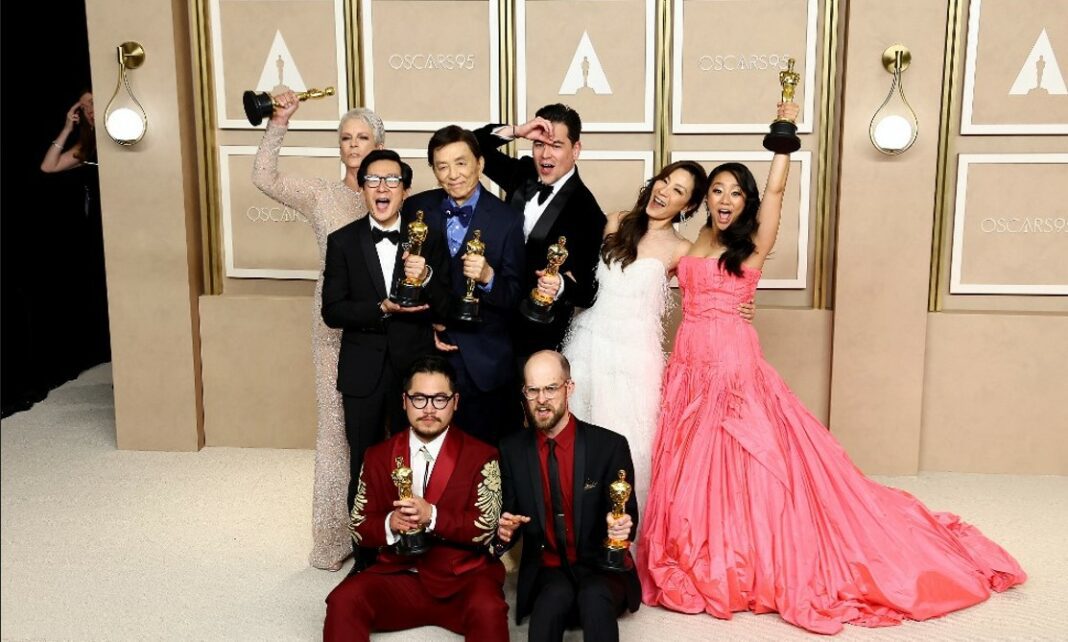 EN FOTOS: así pasaron las estrellas por la alfombra champán del Oscar