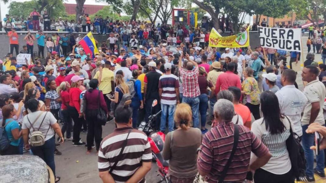 Ciudadanos protestaron contra el desmesurado incremento del servicio de aseo urbano en San Félix, estado Bolívar