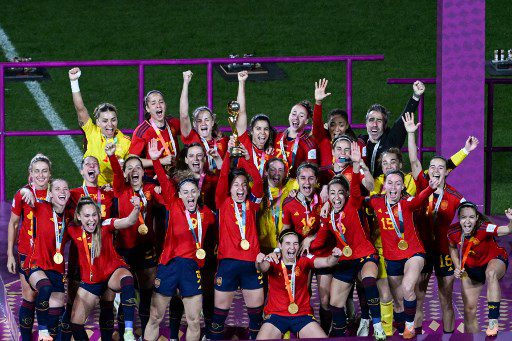 Las integrantes de la selección española estuvieron muy emocionadas. Foto AFP