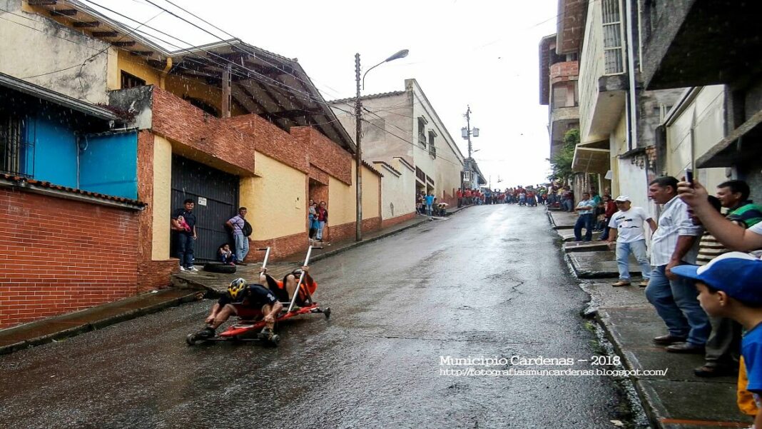 El accidente ocurrió en una de las calles en Táriba. Foto cortesía