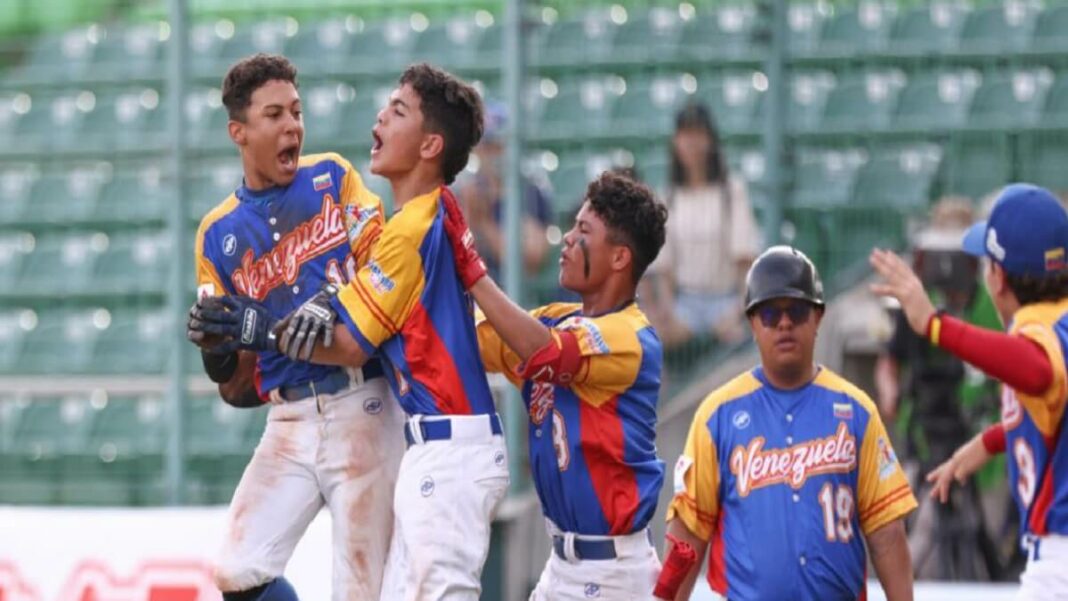 La selección de Venezuela ganó el tercer lugar luego de imponerse a Japón. Foto cortesía