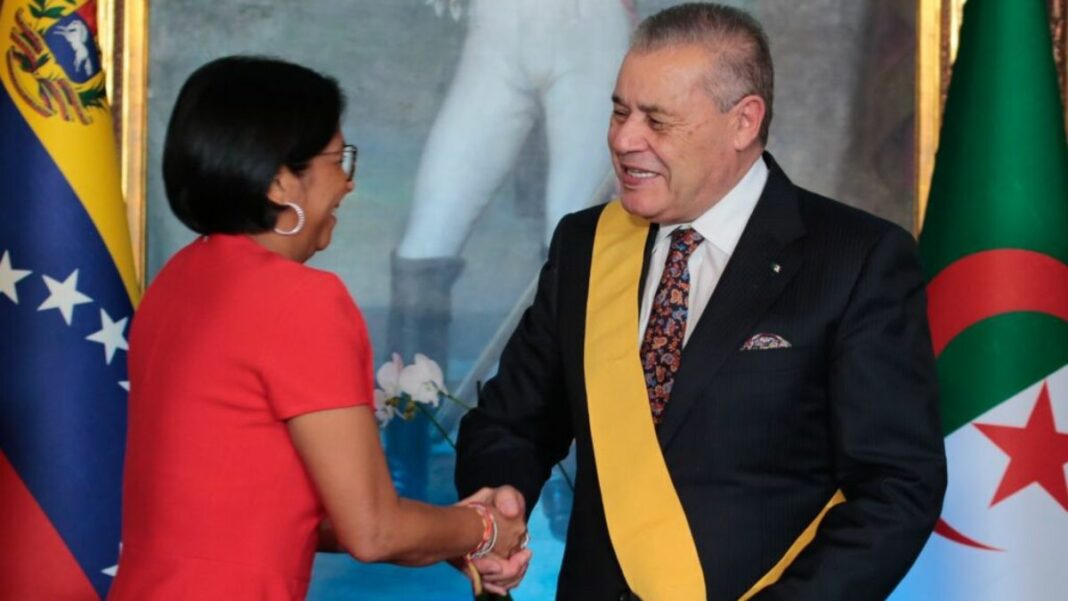 El embajador saliente de la República de Argelia, Abdelkader Hadjazi,cumplió sus funciones en Venezuela
