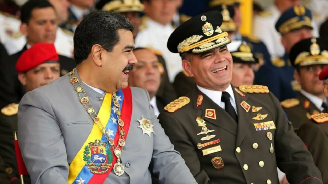 Nicolás Maduro y Vladimir Padrino. Foto cortesía