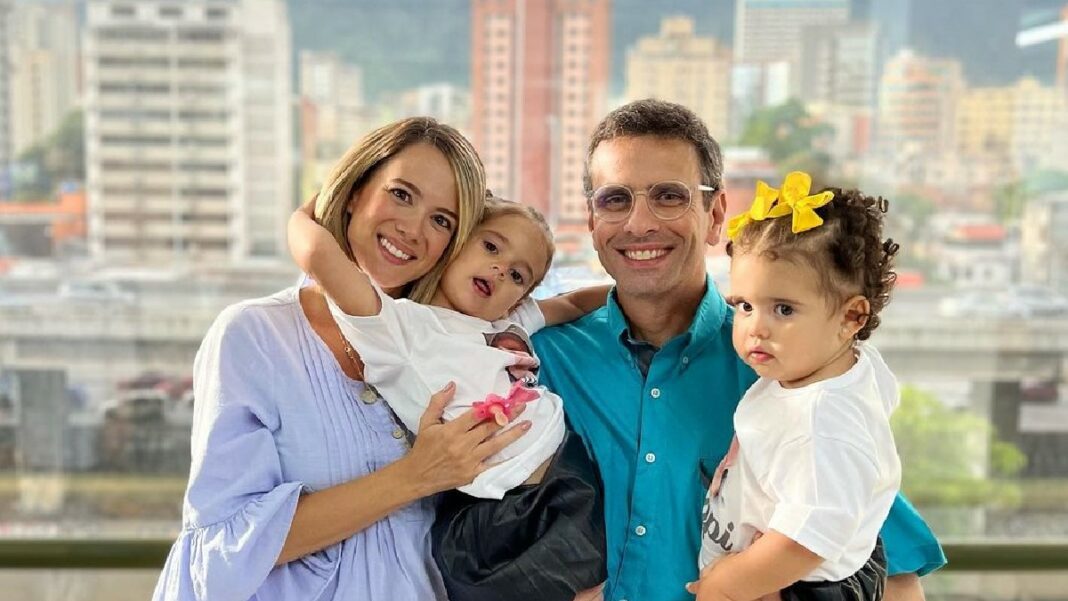 Capriles publica tierna foto de su hijo