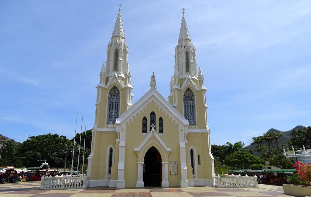 La Basilica de Vallita es de las más visitadas del país. Foto cortesía tuplaya.com