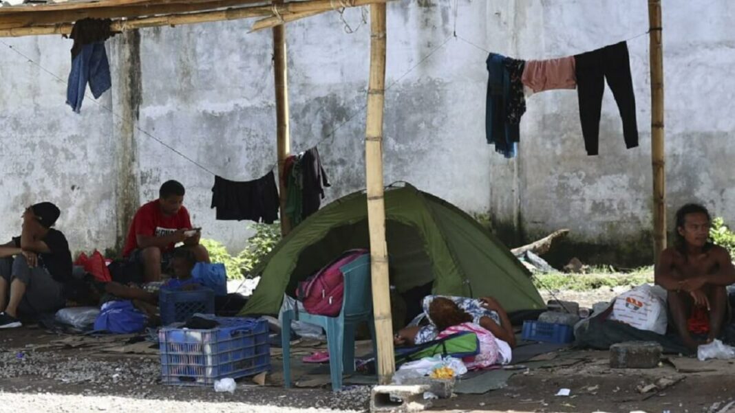 Paso Canoas, en Costa Rica, está colapsado por el paso de migrantes. Foto referencial