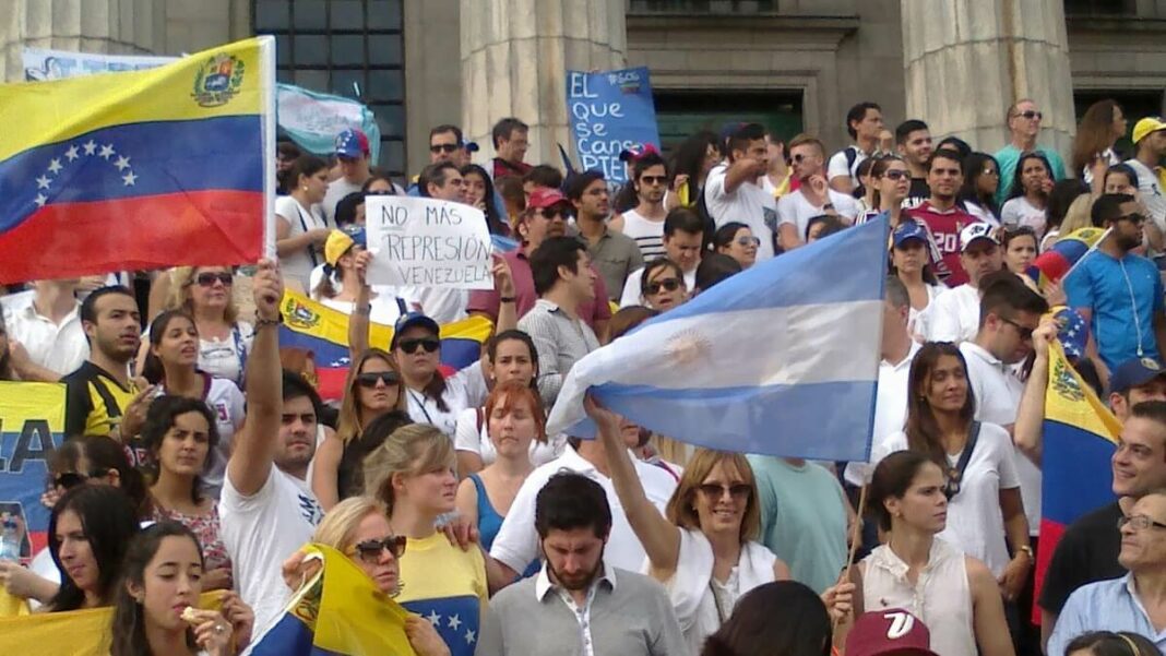 Hay 16.000 venezolanos en Argentina que desean participar en las primarias. Foto referencial