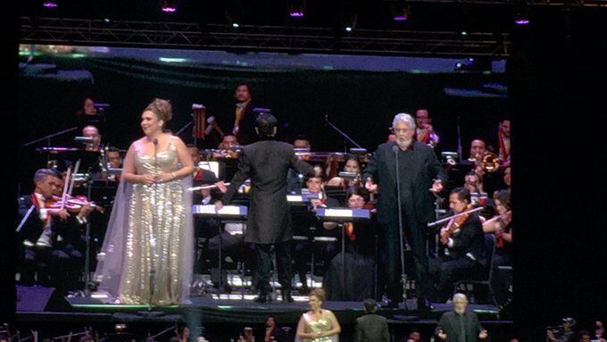 La soprano María José Sirit estuvo extraordinaria con Plácido Domingo. Foto CL