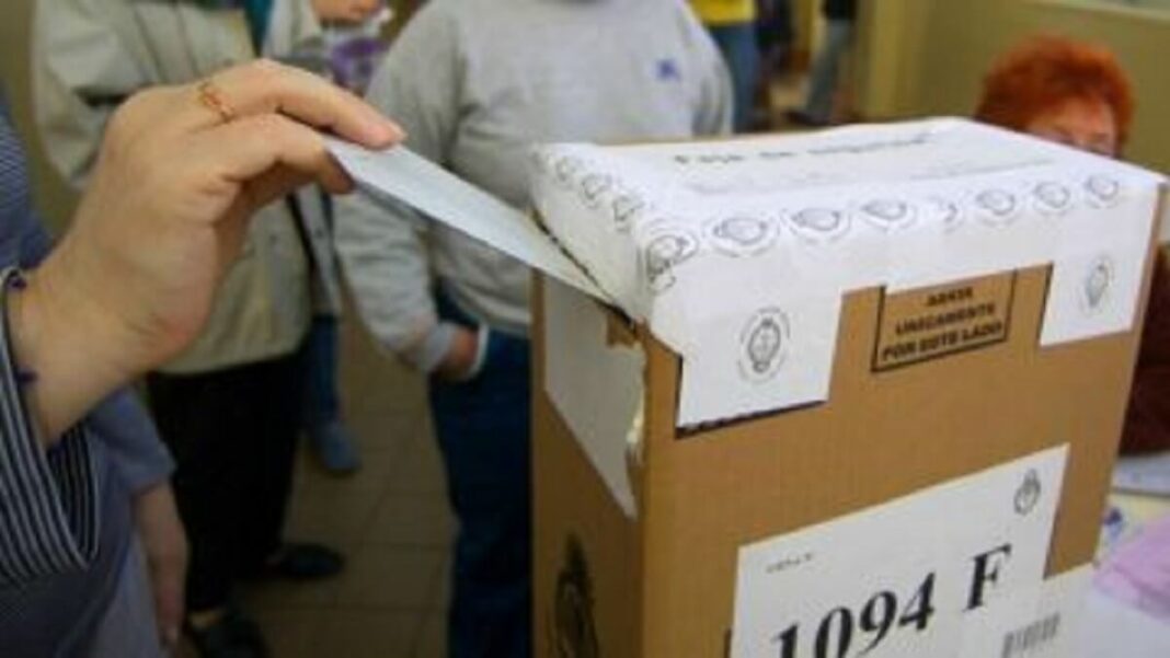 Los indecisos decidirán las elecciones de este domingo: Foto referencial