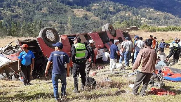 Aparatoso accidente en Perú cobra 23 víctimas.
