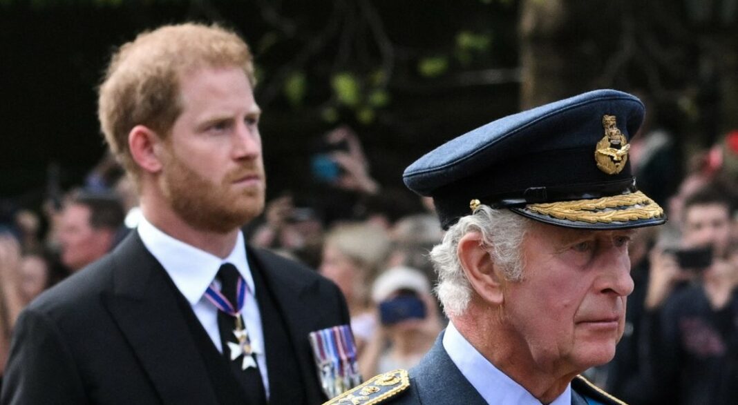 Harry vuela de urgencia a Londres tras el diagnóstico de cáncer del rey Carlos