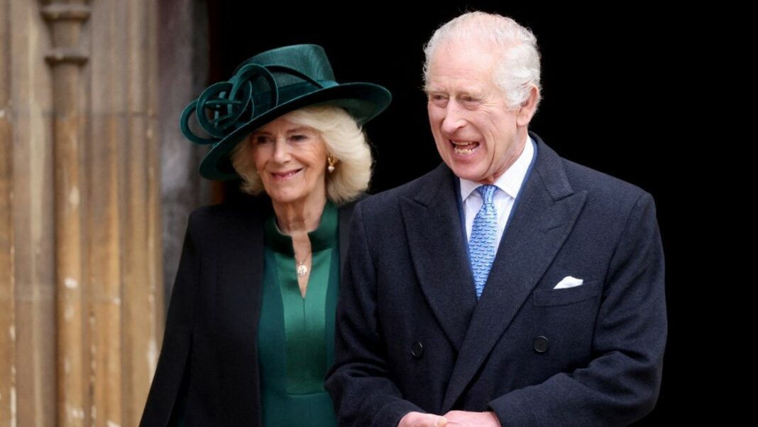Carlos III asiste a las ceremonias de Pascua y así se le vio (fotos)